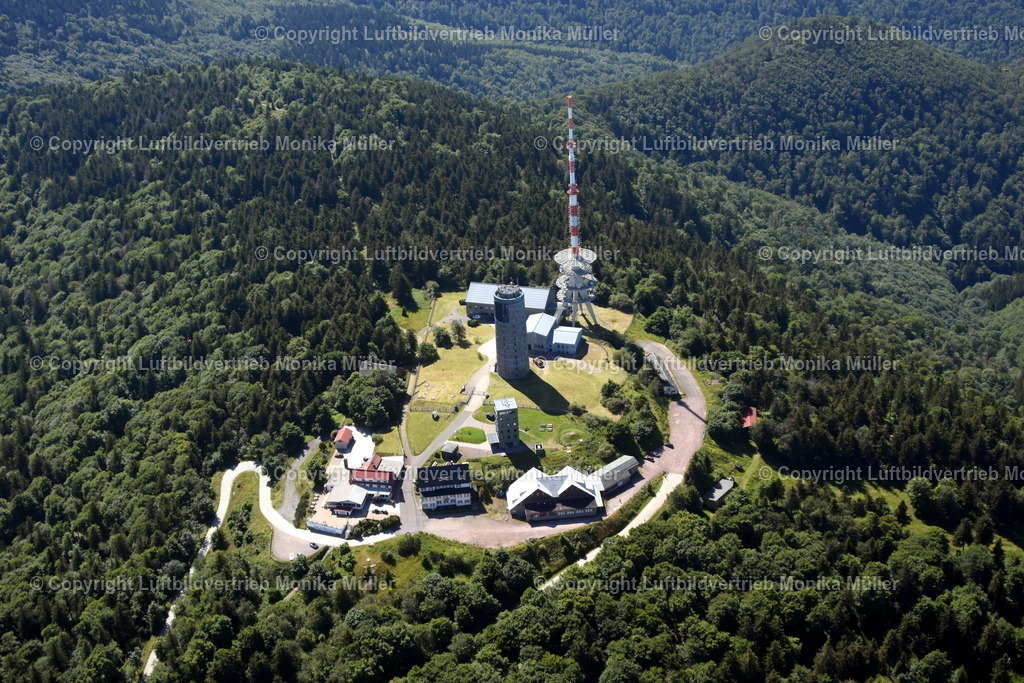 Große Inselsberg bei Brotterode | Das Luftbild zeigt den Großen Inselsberg bei Brotterode. - Realisiert mit Pictrs.com