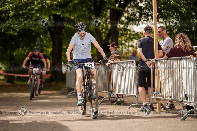 Eierlesen 2026 | Sie wurden bei einem Event oder Sportanlass fotografiert? Hier finden sie ihre Bilder! - Realisiert mit Pictrs.com