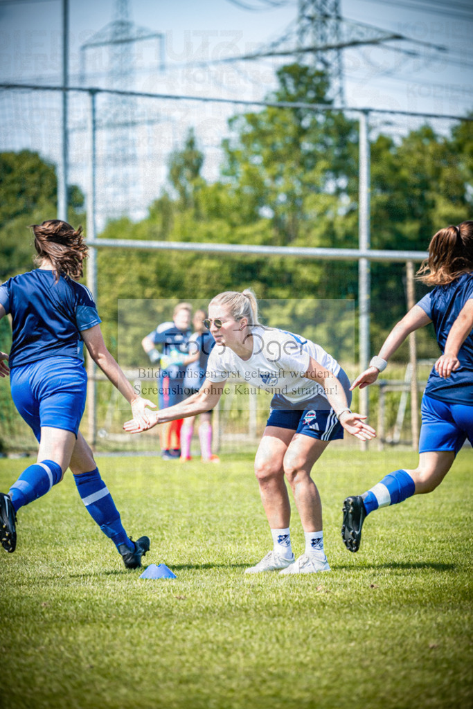 SG Bohmte/Ostercappeln/Schwagstorf - SV Harderberg - Frauen Bezirkpokal | Frauen Bezirkpokal · 1. Damen - 1. Damen · Sportplatz - Realisiert mit Pictrs.com