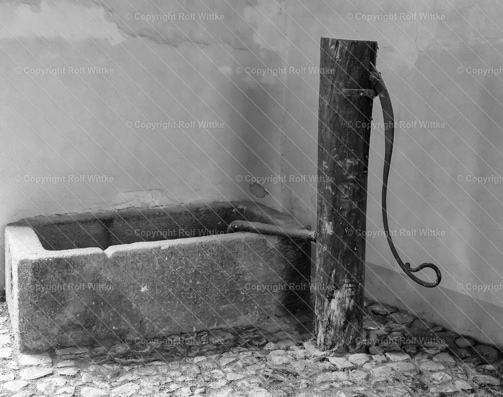 Alter Brunnen | Rolf Wittke  - Realisiert mit Pictrs.com