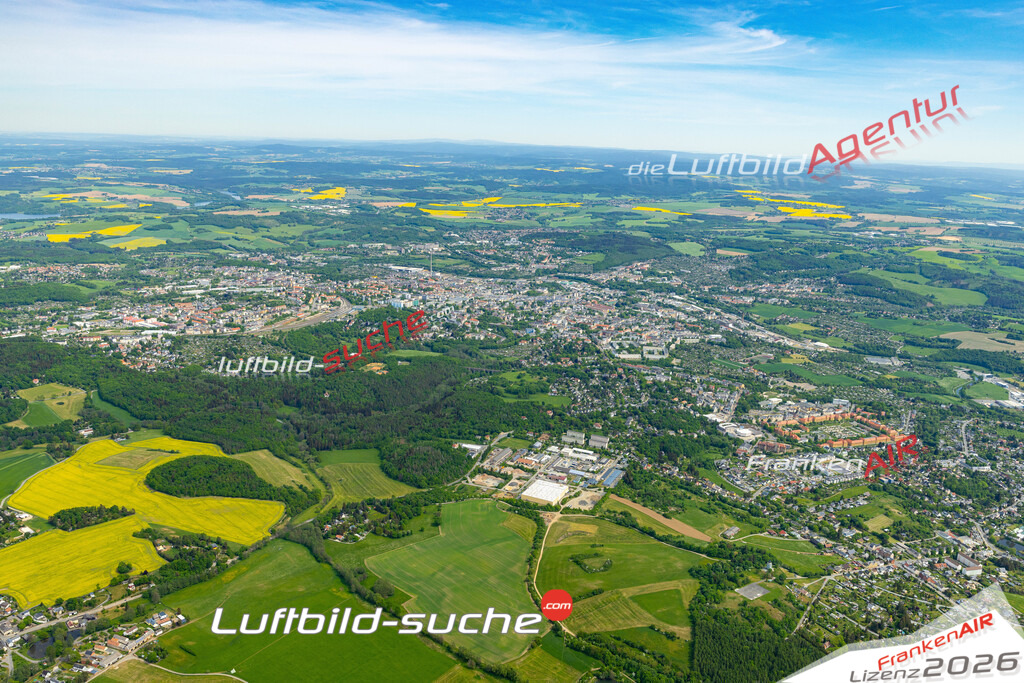 Das Luftbild der Stadt Plauen wurde 2022 vom Flugzeug heraus erstellt (keine Drohnen-Aufnahmen) Aufnahmehöhe ca.450 Meter- hohe Bildauflösung und Druck-Qualität. Garantiert!