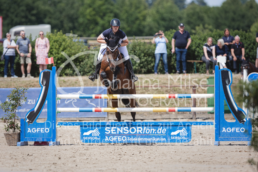 220612_LüPfSpTa_Punkte-L-552 | Lützower Pferdesporttage
Punktespringprüfung Kl.L mit Joker geschlossen
12.06.2022