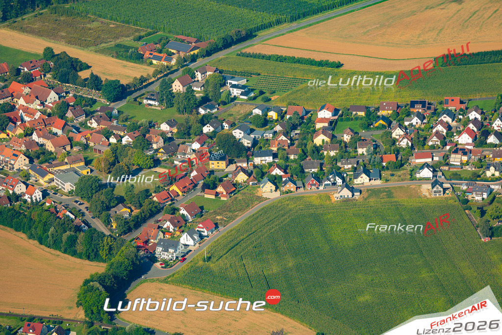 Das Luftbild zeigt :  Igensdorf - Die Luftaufnahme wurde 2024 vom UL-Flugzeug aus erstellt ( keine Drohne ) - Hochauflösende Luftaufnahme - Für grossformatige Ausdrucke geeignet. Die Geschenkidee !Mit Lizenz und Bildrechte bestellbar