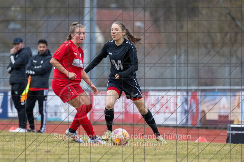 20250223_141730_0598 | #,1.FC Donzdorf (rot) vs. TSV Tettnang (schwarz), Fussball, Frauen-WFV-Pokal Achtelfinale, Saison 2024/2025, Rasenplatz Lautertal Stadion, Süßener Straße 16, 73072 Donzdorf, 23.02.2025 - 13:00 Uhr,Foto: PhotoPeet-Sportfotografie/Peter Harich