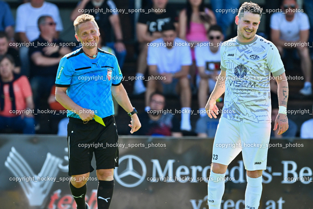 SC Magdalen vs. FC Faakersee | Jürgen Fischer Referee, #23 Dulaga Samardzic SC Magdalen, SC Magdalen vs. FC Faakersee, SC Magdalen vs. FC Faakersee am 14.04.2024 in Villach (Sportplatz St. Magdalen), Austria, (Photo by Bernd Stefan)