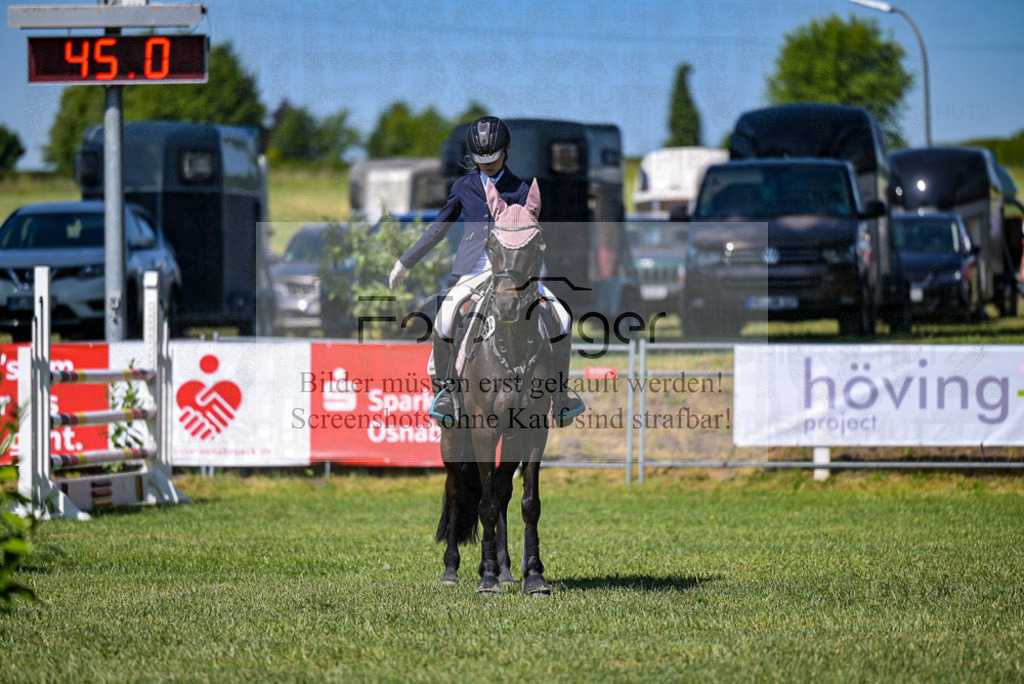 Reitturnier Voxtrup | Entdecke hochwertige Reitturnierfotos von Foto Oger. Professionell, emotional und authentisch – jetzt Lieblingsmomente im Shop bestellen.Deutschlandweite Turnierfotografie. - Realisiert mit Pictrs.com