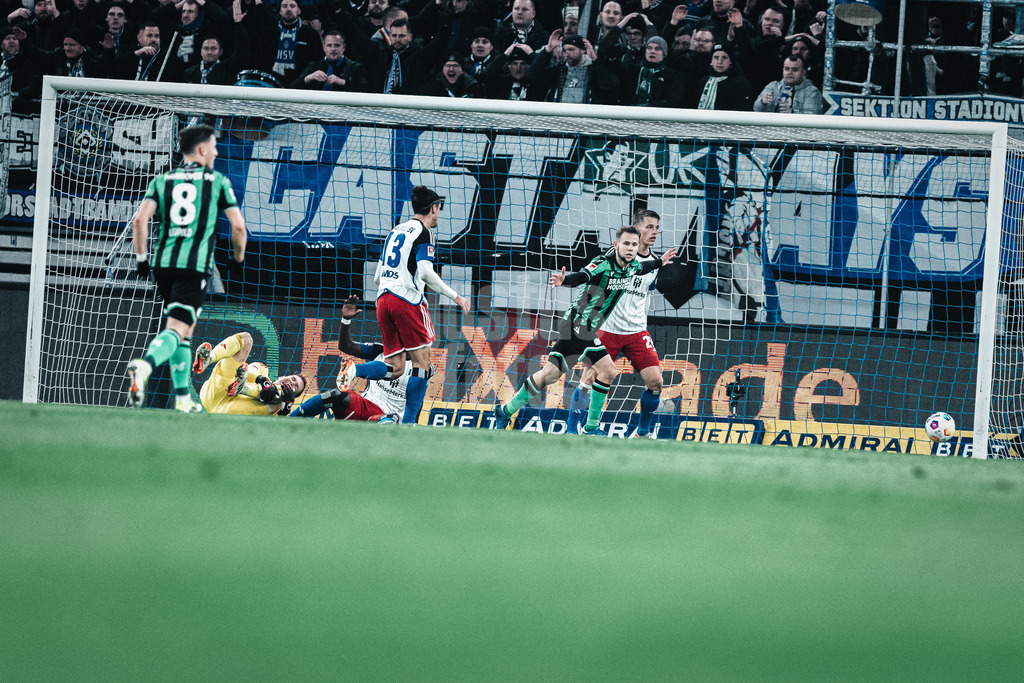 Fußball | Männer | Saison 2023/2024 | 2. Fußball-Bundesliga | 21. Spieltag | Hamburger SV vs. Hannover 96 | 09.02.2024 | Jubel von Louis Schaub (#11, Hannover 96) nach seinem Treffer