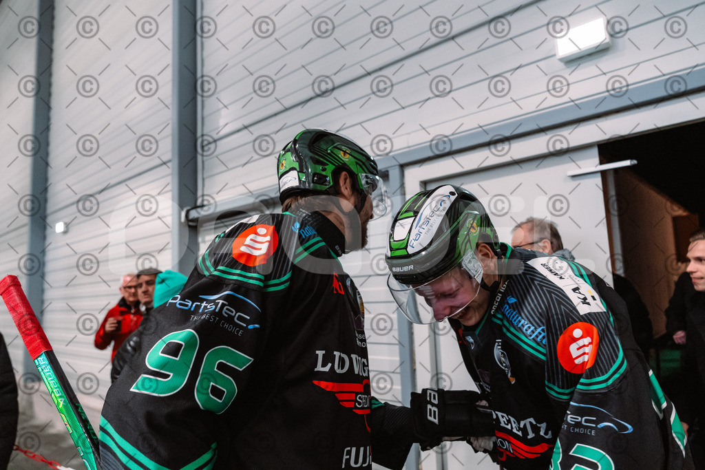 Alligators_vs_Peiting_25_11_2025-04 | Höchstadt Alligators Fotogalerie: Eishockey-Action aus Franken. Professionelle Spielfotos, Portraits & Stadionbilder zum Download. Jetzt entdecken! - Realisiert mit Pictrs.com