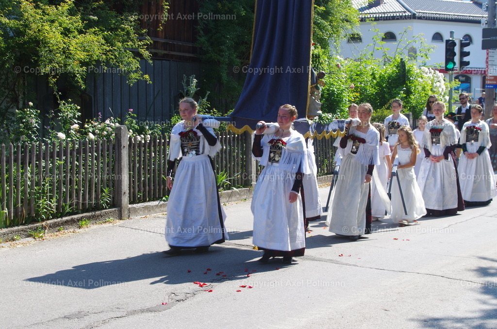 IMGP4203 | fotografiert von Axel PollmannLeonhardi Wallfahrt Benediktbeuern und Murnau, Fronleichnam, Fasching, Landschaft im Loisachtal und Benediktbeuern  - Realisiert mit Pictrs.com