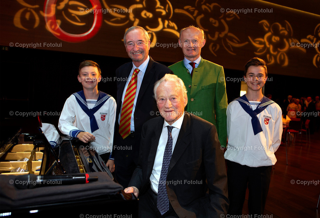 A_LUI_23052022_01 2 | 90. GEBURTSTAG DR.BELL OBERBANK LINZ 23.05.2022 IM BILD: DR.CHRISTOPH LEITL DR FRANZ GASSELSBERGER UND DR.HERMANN BELL FOTO:OBERBANK/FOTOLUI