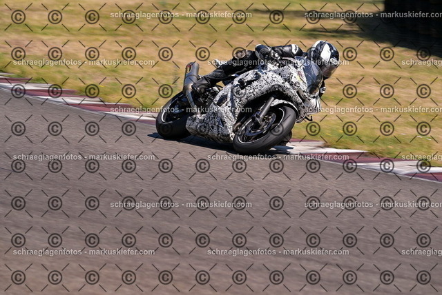 26bt05-1040 | markuskiefer.com - Realisiert mit Pictrs.com
