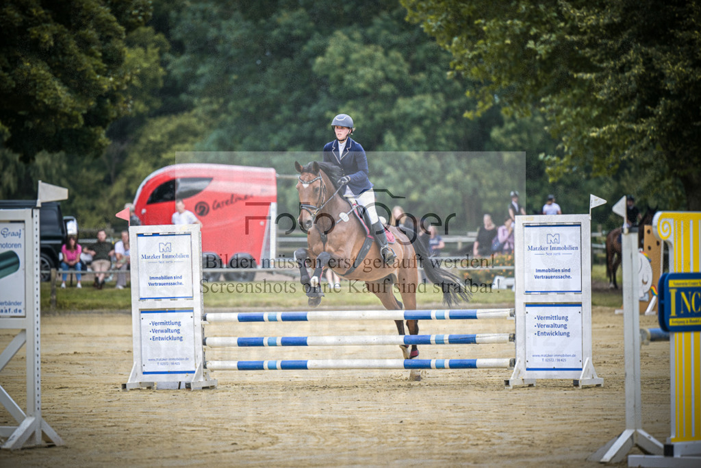 DOS_6933 | Entdecke hochwertige Reitturnierfotos von Foto Oger. Professionell, emotional und authentisch – jetzt Lieblingsmomente im Shop bestellen.Deutschlandweite Turnierfotografie. - Realisiert mit Pictrs.com
