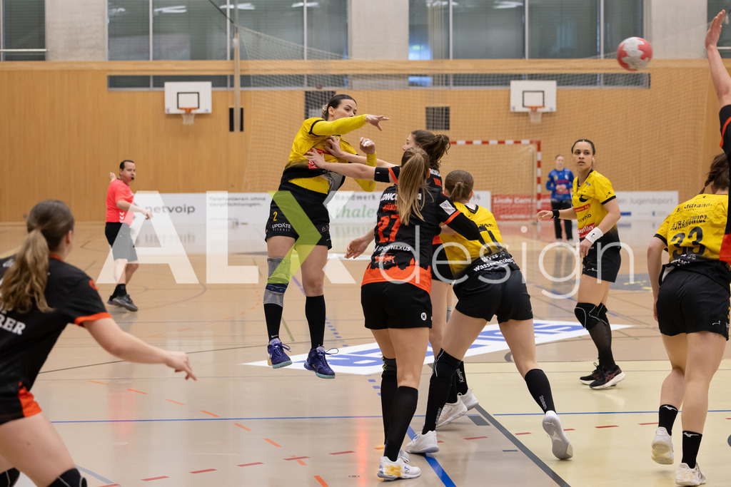 Handball I Frauen I Saison 2025-2026 I Handball Swiss Premium League 1 | Women I Round 5 I  Yellow Winterthur - GC Amicitia Zürich I 15.03.2026 | 2 Mina Vasic (RS) (Yellow Winterthur) – Rückraum links - Realisiert mit Pictrs.com