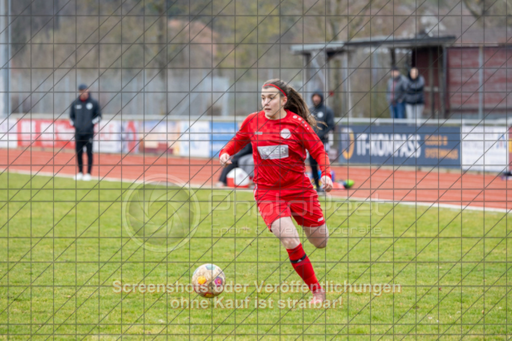 20250316_131715_0108 | #,1.FC Donzdorf (rot) vs. SpVgg Gröningen-Satteldorf (schwarz), Fussball, Frauen-Verbandsliga Württemberg, 13. Spieltag, Saison 2024/2025, Rasenplatz Lautertal Stadion, Süßener Straße 16, 73072 Donzdorf, 16.03.2025 - 13:00 Uhr,Foto: PhotoPeet-Sportfotografie/Peter Harich