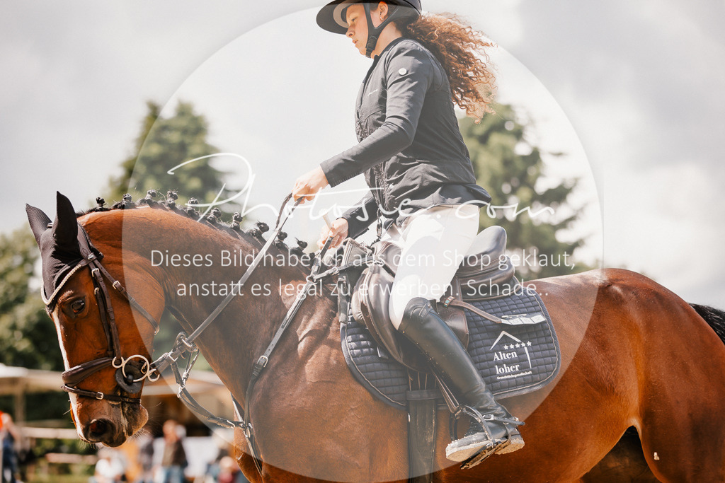 3I6A2360 | Stimmungsvolle Portraits und Reitsportfotografie im Ruhrgebiet und im Münsterland.

Pferdefotografie, Hundefotografie, Tierfotografie, Reportagen, Portraits von Tier und Mensch, Turnierfotografie in Bochum, Recklinghausen, Marl, Haltern am See, Dülmen.. - Realisiert mit Pictrs.com