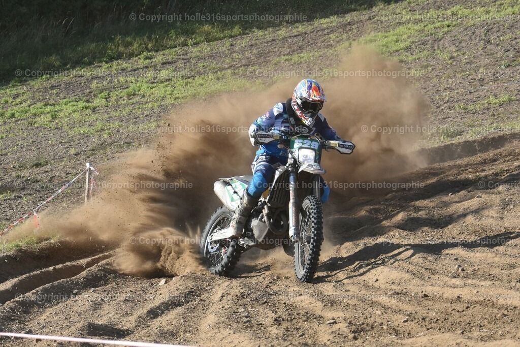 DSC_0453 | Sportfotografie , Motorsport, Motoross, Reitsport, Mointainbike, Enduro,
Landschaft , Outdoor, Eventfotografie, Landschaft, Bilder online bestellen - Realisiert mit Pictrs.com