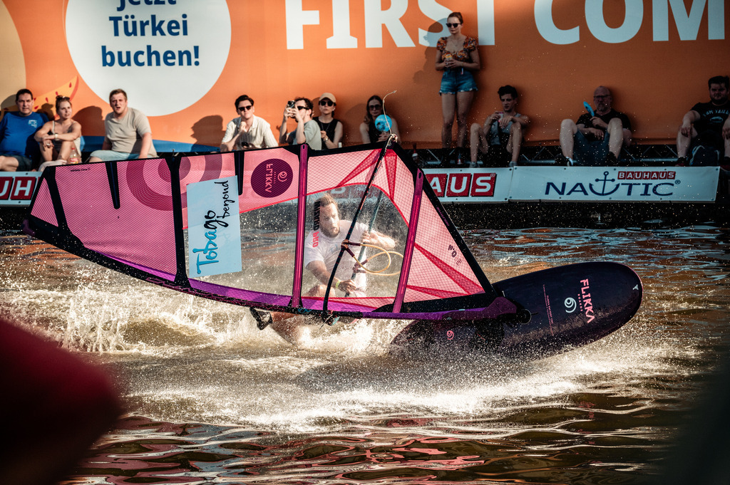 Kieler WOCHE Tow In Windsurf - @art_tokarev dpmedia (33 von 63) | dp-photography - Realisiert mit Pictrs.com