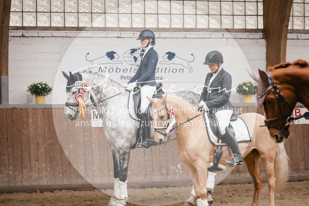 3I6A6978 | Stimmungsvolle Portraits und Reitsportfotografie im Ruhrgebiet und im Münsterland.

Pferdefotografie, Hundefotografie, Tierfotografie, Reportagen, Portraits von Tier und Mensch, Turnierfotografie in Bochum, Recklinghausen, Marl, Haltern am See, Dülmen.. - Realisiert mit Pictrs.com