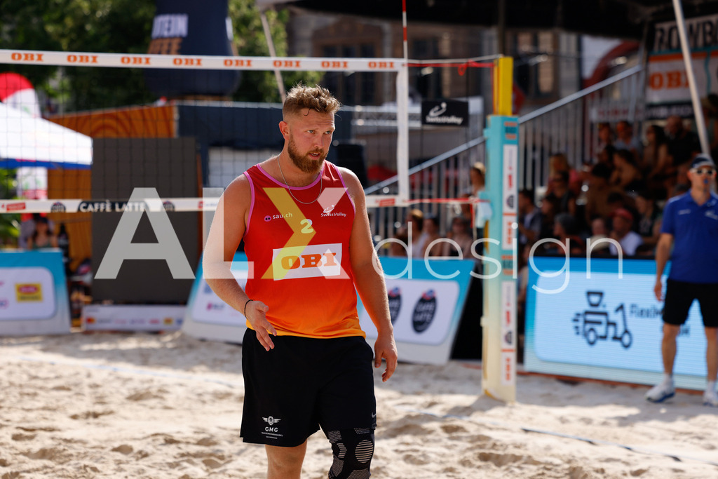 Obi BeachTour 2026 - Basel | BASEL, SWITZERLAND - JULY 17: MORITZ KINDL (AUT) during the Obi BeachTour 2026 match between LEITNER / KINDL (AUT) and MASSEREY / SCHNEGG (SUI) at Barfüsserplatz on July 17, 2026 in Basel, Switzerland. - Realisiert mit Pictrs.com
