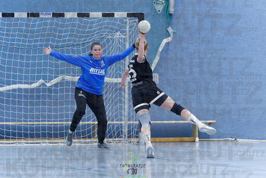 Handball Frauen Oberliga Mitte, HSG Eibelshausen/Ewersbach - HSG Lumdatal | Handball Frauen Oberliga Mitte, HSG Eibelshausen/Ewersbach - HSG Lumdatal am 21.02.2026 in Dietzhölztal-Steinbrücken (Sporthalle am Hammerweiher)Photo © 2026 - Jörg Heinrich - Realisiert mit Pictrs.com