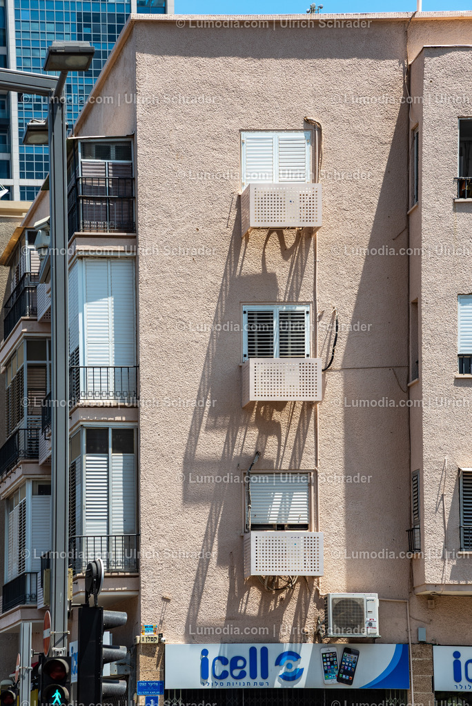 10972-10122 - Tel Aviv - Rothschild Boulevard | Stockfoto und Bilderpool mit Bildmaterial aus Deutschland, dem Harz, Halberstadt, Quedlinburg, Wernigerode und weltweit. Qualitativ hochwertige und professionelle Fotos anschauen und kaufen. - Realisiert mit Pictrs.com