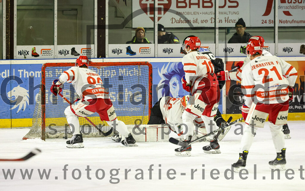 2023-03-14_055_TSV_Erding_gegen_TEV_Miesbach | Erding, Deutschland, 14.03.2023:
Eishockey, Bayernliga Playoffs 2022 / 2023, Halbfinale, TSV Erding gegen TEV Miesbach, Endergebnis: 5:3

Foto: Christian Riedel / fotografie-riedel.net