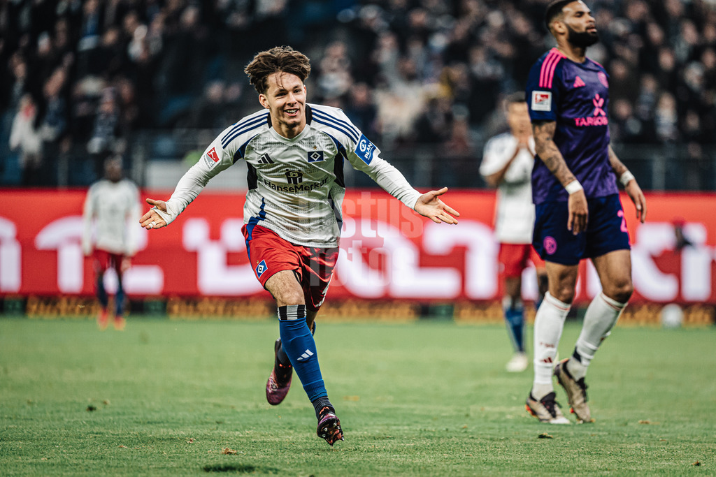 Fußball | Männer | Saison 2024/2025 | 2. Fußball-Bundesliga | 25. Spieltag | Hamburger SV vs. Fortuna Düsseldorf | 08.03.2025 | Otto Emerson Stange (#49, HSV) schießt das 4:1 Tor und jubelt