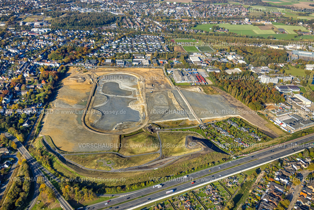 Recklinghausen241017197SER | Luftbild der ehemaligen Trabrennbahn Recklinghausen, an der Autobahn A2, mit nördlicher Tangente der Blitzkuhlenstraße, König-Ludwig, Recklinghausen, Ruhrgebiet, Nordrhein-Westfalen, Deutschland
