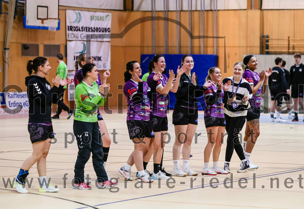 2024-01-27_082_SpVgg_Altenerding_gegen_HSG_Schwab-kirchen | Erding, Deutschland, 27.01.2024:
Handball, Bezirksoberliga Frauen Altbayern 2023 / 2024, 12. Spieltag, SpVgg Altenerding gegen HSG Schwab/kirchen, Endergebnis: 39:28

Torfrau Anna-Lena Schmitt (SpVgg Altenerding, #99), Kati Gottschalk (SpVgg Altenerding, #14), Janina Konrad (SpVgg Altenerding, #2), Lena Prem (SpVgg Altenerding, #5), Torfrau Lara Kullmann (SpVgg Altenerding, #16), Nikayla Alston (SpVgg Altenerding, #11)

Foto: Christian Riedel / fotografie-riedel.net