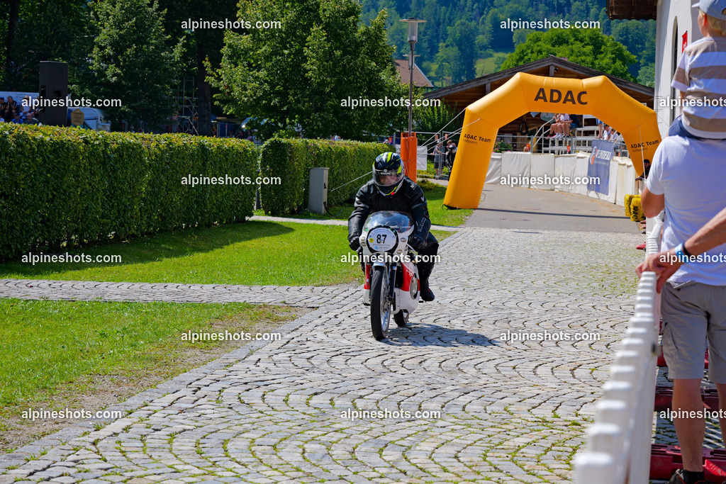 P1014760 | Erleben Sie atemberaubende, hochqualitative Fotos Ihrer Fahrt entlang der malerischen Alpenstraßen. Besuchen Sie alpineshots.com, um professionelle Aufnahmen Ihrer unvergesslichen Reise zu finden und zu kaufen - Realisiert mit Pictrs.com