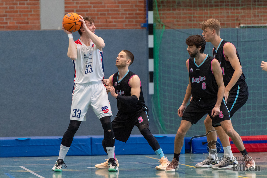 VFL Rastede-Westerstede 3 | VFL Rastede (weiß)-Westerstede 3 (schwarz) am 22.02.2026 in Rastede (Sporthalle); Photo: Philip Eiben 2025 - Realisiert mit Pictrs.com