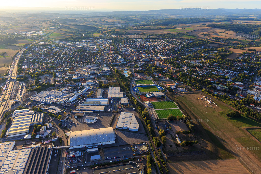 Luftbild: Ortsansicht von Osten mit Sportpark und Industriegebiet Neulandstraße und H+E Gruppe und French Consulting GmbH in Sinsheim im Bundesland Baden-Württemberg in Deutschland.Foto: IMG_111544.jpg vom 09.09.2018 durch Werner Riehm/FLY-FOTO.deH+E Gruppe - H+E GruppeFrench Consulting - Local Presence, Bridging Capabilities
