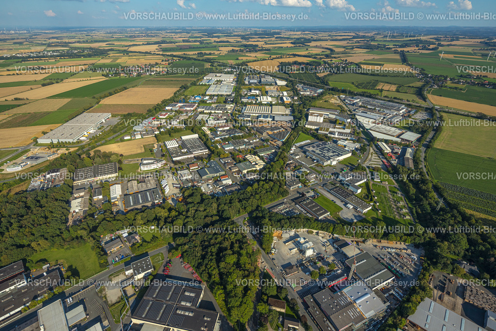 Soest230806241 | Luftbild, Gewerbegebiet Süd-Ost, Wiesen und Felder mit Fernsicht, Soest, Soester Börde, Nordrhein-Westfalen, Deutschland