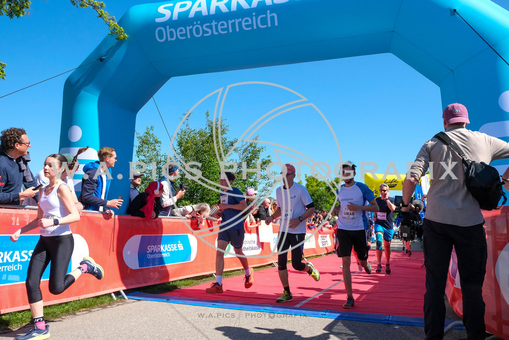 ..... | LINZ,AUSTRIA,27.April 24, Int. 3 Brückenlauf Linz  , Image shows: Photo: WAPICS / Michael ring