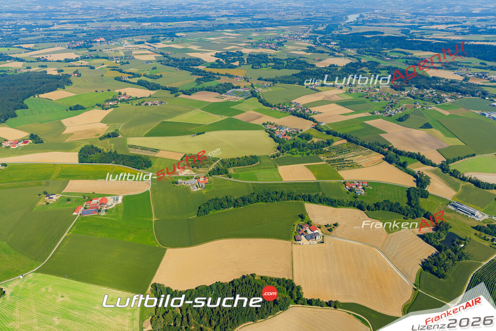 Schrägluftbild  Rottenberg  Reichersberg - Das Luftbild wurde 2025 vom UL-Flugzeug heraus erstellt ( keine Drohne ) - Hochauflösende Luftaufnahme -Nicht vergleichbar mit Google Maps oder Satelittenbilder- Die Geschenkidee !Mit Lizenz und Bildrechte bestellbar