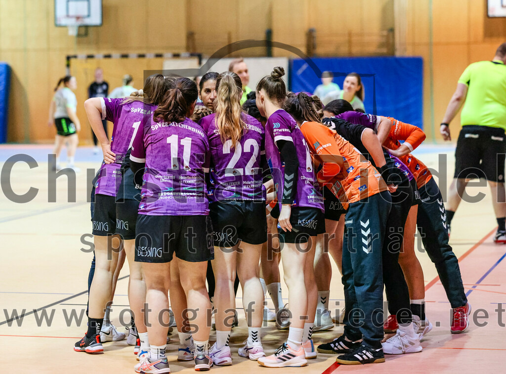 2023-11-11_011_SpVgg_Altenerding_gegen_TSV_Simbach_II | Erding, Deutschland, 11.11.2023:
Handball, Bezirksliga Frauen Altbayern 2023 / 2024, 5. Spieltag, SpVgg Altenerding II gegen TSV Simbach II, Endergebnis: 31:28

Foto: Christian Riedel / fotografie-riedel.net