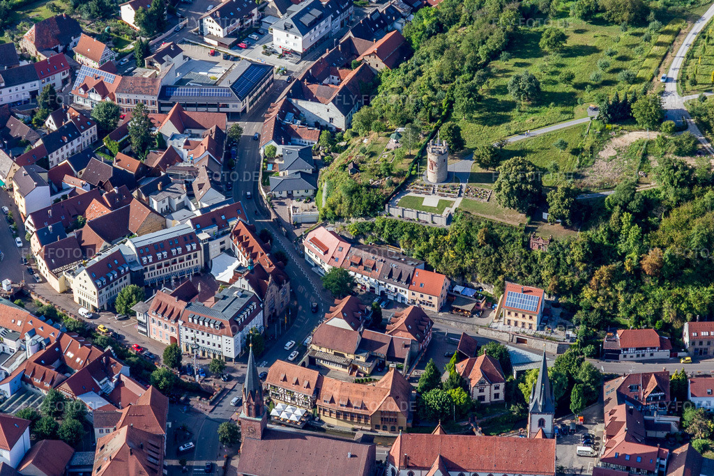 Luftbild: Wartturm in Weingarten im Bundesland Baden-Württemberg in Deutschland. Foto: IMG_093404.jpg vom 22.08.2016 durch Werner Riehm/FLY-FOTO.de