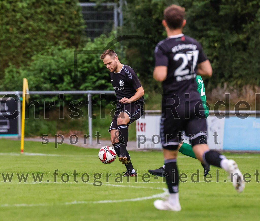 2023-08-09_022_FC_Schwaig_gegen_TuS_Geretsried | Deutschland, 09.08.2023:
Fußball, Landesliga Südost 2023 / 2024, 5. Spieltag, FC Schwaig gegen TuS Geretsried, Endergebnis: 4:1

Tobias Bartl (FC Schwaig, #37)

Foto: Christian Riedel / fotografie-riedel.net