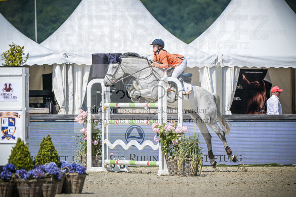DOS_6475 | Entdecke hochwertige Reitturnierfotos von Foto Oger. Professionell, emotional und authentisch – jetzt Lieblingsmomente im Shop bestellen.Deutschlandweite Turnierfotografie. - Realisiert mit Pictrs.com
