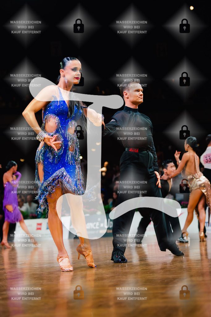 GOC 2025 - WDSF GrandSlam Latin 57th-62nd (138) Denis Gudovsky _ Marie Glistova (Czech Republic)-2025-08-23-1456 | Webshop for digital downloads and prints of dance sport, event & show photographer Julian Link - Realisiert mit Pictrs.com