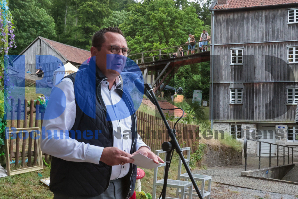 SES_MKRLHE20250705-24 | bond - Realisiert mit Pictrs.com