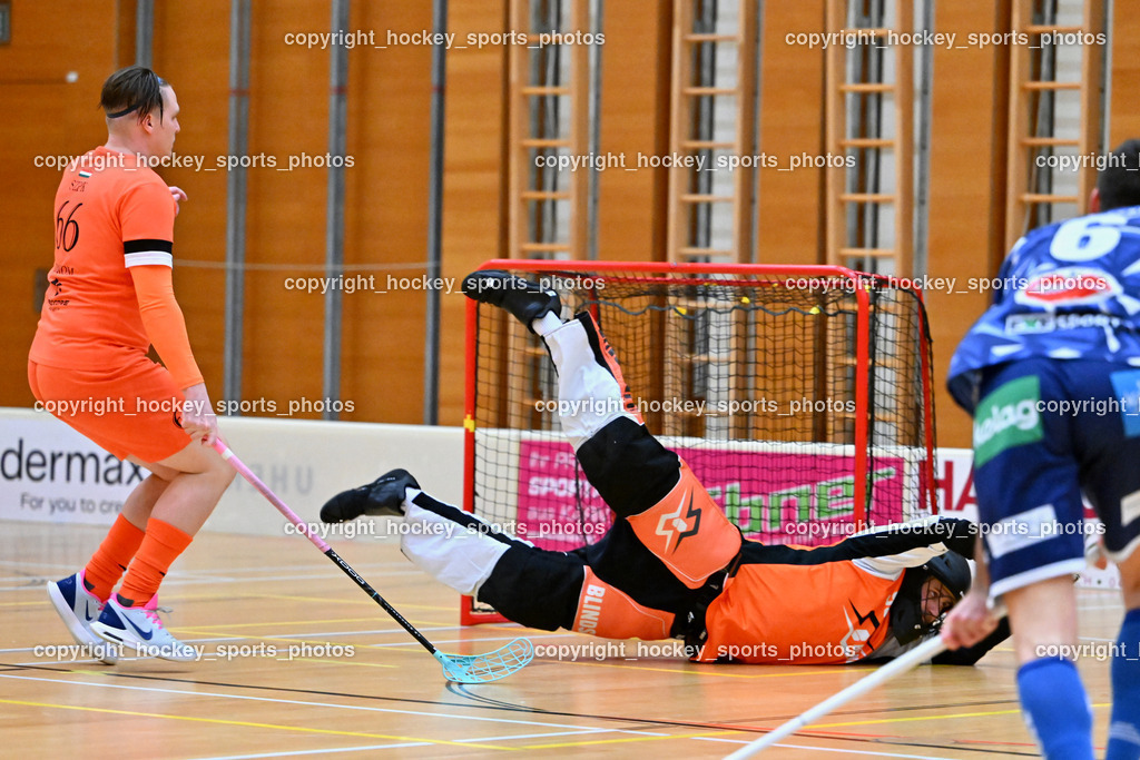 VSV Unihockey vs. SZPK Floorball | #66 Dávid Czank SZPK SÁROSI OPTIKA KOMÁROM, #99 Zoltán Szuri SZPK SÁROSI OPTIKA KOMÁROM, VSV Unihockey vs. SZPK Floorball, VSV Unihockey vs. SZPK Floorball am 23.11.2024 in Villach (Ballspielhalle St. Martin), Austria, (Photo by Bernd Stefan)