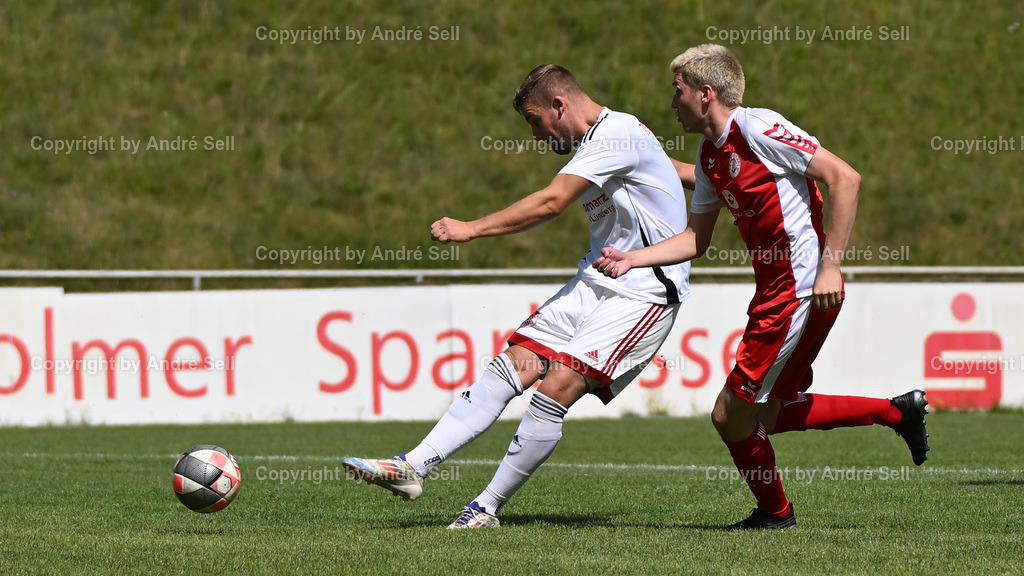 TSV Bordesholm vs. TSV Flintbek | Jan Chélard (Bordesholm #21) / Jonas Römpke (Flintbek #6 trifft hier zum 0-1 / Fußball-Verbandsliga Ost Männer 2025/2026 / TSV Bordesholm vs. TSV Flintbek / Sportanlage Platz A / 24582 Bordesholm / 16.08.25 - Realisiert mit Pictrs.com