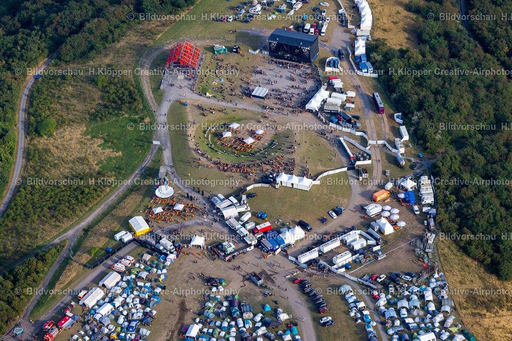 Luftbild Neukirchen-Vluyn-5500 | Musik- Konzert " Dong Open Air " auf der Freilichtbühne in Neukirchen-Vluyn im Bundesland Nordrhein-Westfalen, Deutschland - Realisiert mit Pictrs.com