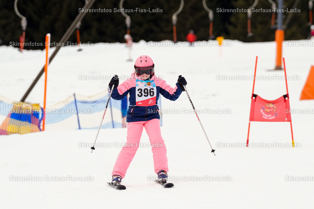 SRF_02.01.2026_0638 | Skirennfotos,Serfaus,Fiss,Ladis,Kinderskirennen,Winter,Tirol,Oberland,skirace,SFL,feelfree,weil wir's genießen,ski,Ski,skifahren,Sonnenplateau, - Realisiert mit Pictrs.com