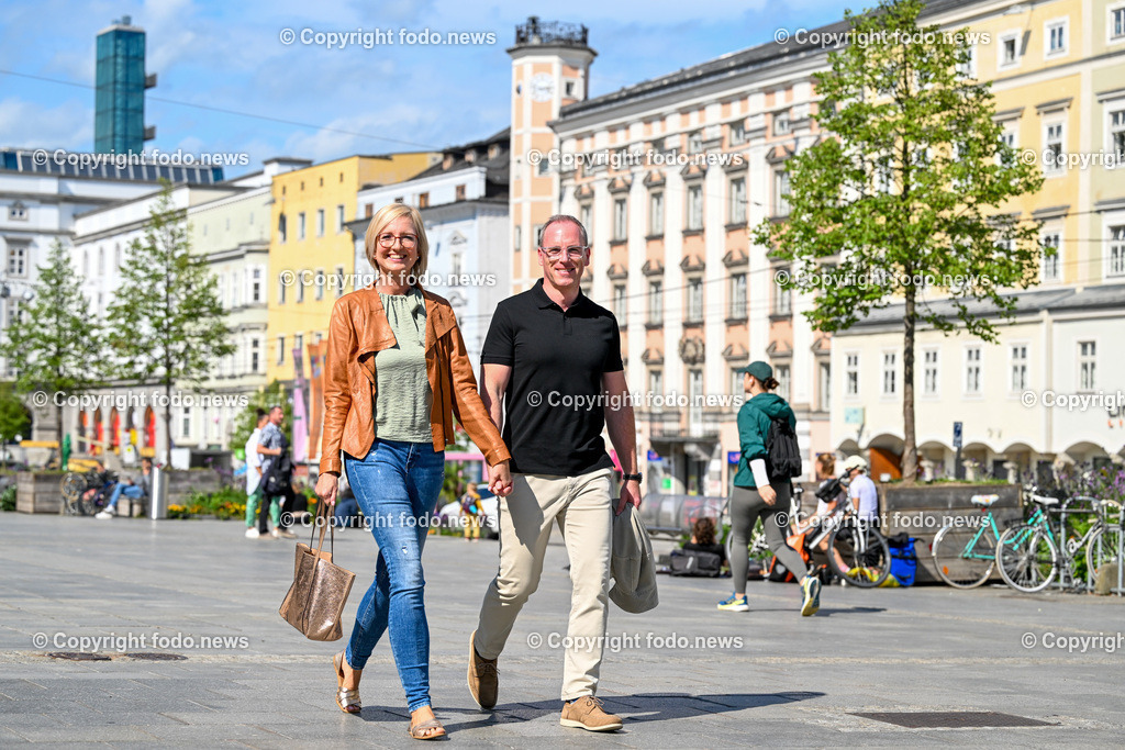 Markus Gebhartl_ Pilot Quatar Airways_ 31.08.2023-3 | 31.08.2023, Linz, AUT, Markus Gebhartl im Bild Markus Gebhartl (Pilot Quatar Airways) und Sandra Gebhartl 
