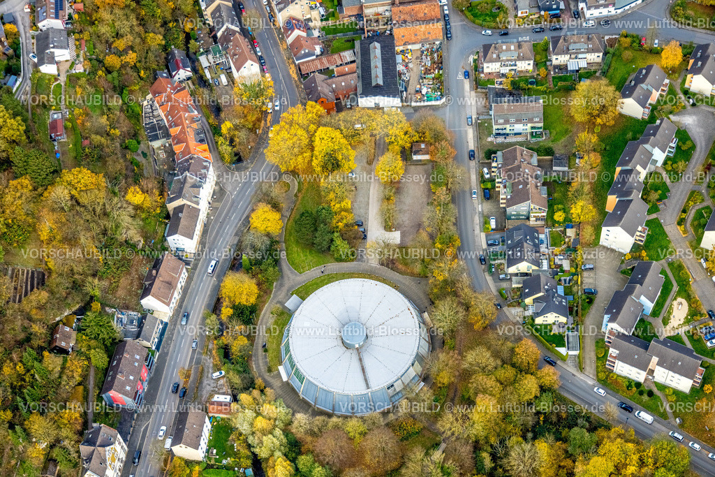Hagen251102362 | Luftbild, Otto-Densch-Halle Rundsporthalle, herbstliche Bäume, Eilpe, Hagen, Ruhrgebiet, Nordrhein-Westfalen, Deutschland