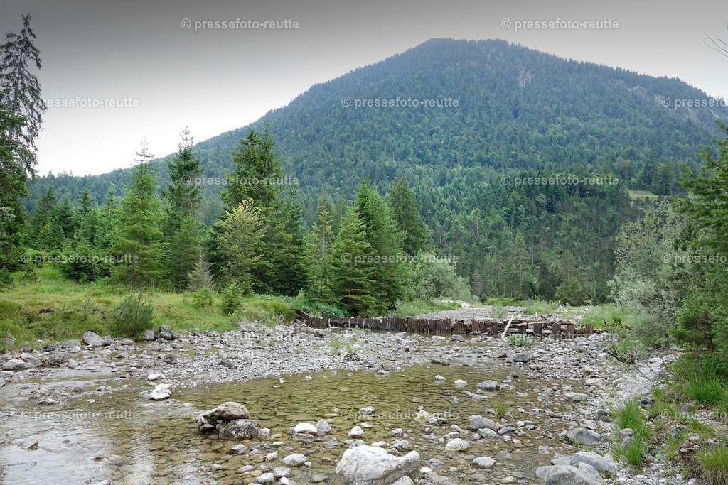 welltvi-2019-Juli09--Stuibenfaelle-Planseeabfluss-Reutte-DSD03347 | Info aus dem Bezirk Reutte/Ausserfern Tirol sowie eine umfangreiche Bilddatenbank über die gesamte Region: Lechtal, Talkessel Reutte, Tannheimertal, Zwischentoren. Lech, Plansee, Zugspitze, Grenztunnel, B179, Fernpassstraße, Verkehr, Lawinen, Tradition, - Realisiert mit Pictrs.com