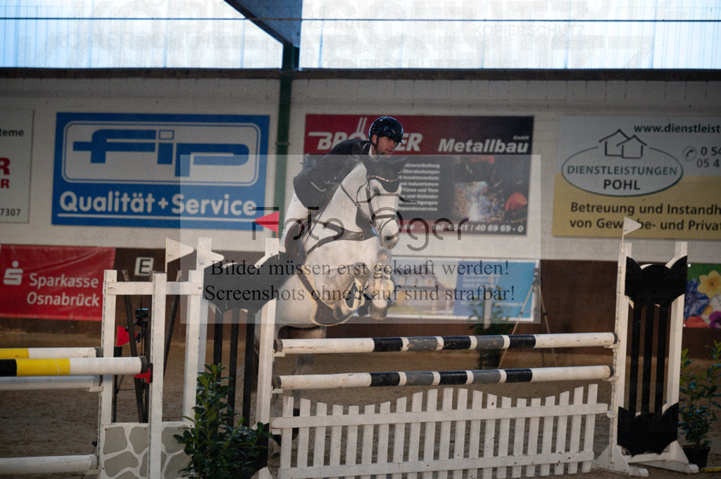 Hallenreittunier Voxtrup 2023 | Entdecke hochwertige Reitturnierfotos von Foto Oger. Professionell, emotional und authentisch – jetzt Lieblingsmomente im Shop bestellen.Deutschlandweite Turnierfotografie. - Realisiert mit Pictrs.com