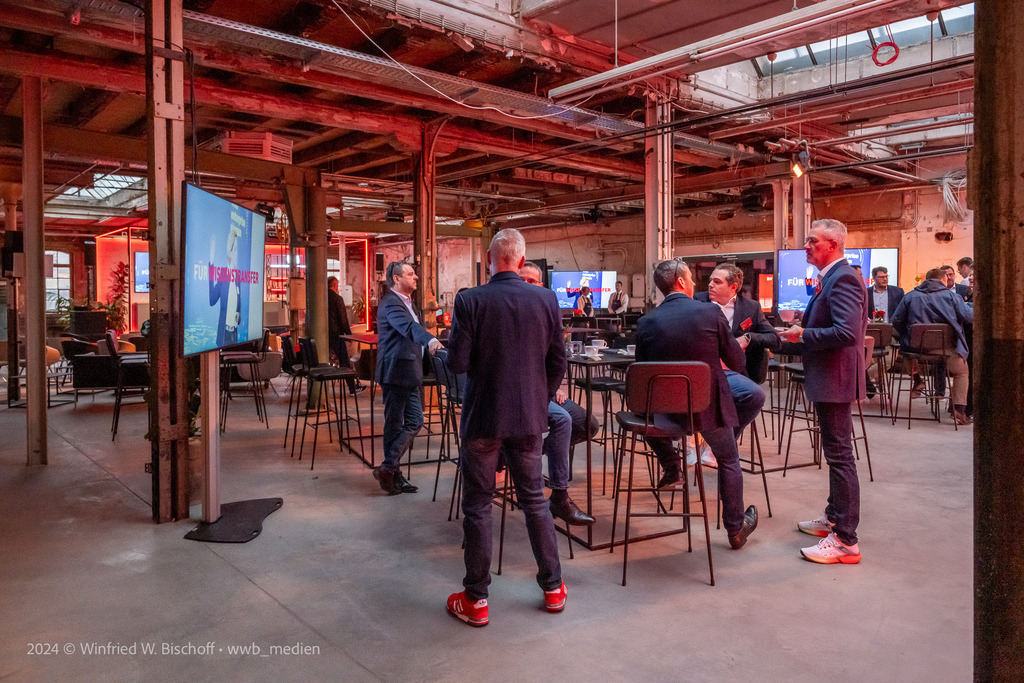 wwb_1938 | <Fotografie> <Video> <Film> <Winfried Bischoff> - Realisiert mit Pictrs.com